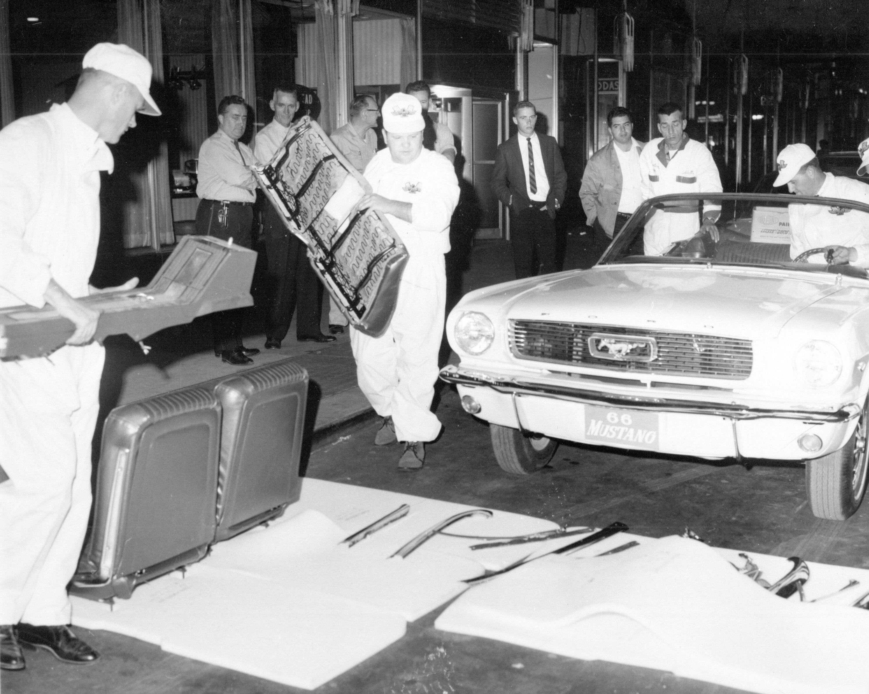 Removing Mustang seats and console